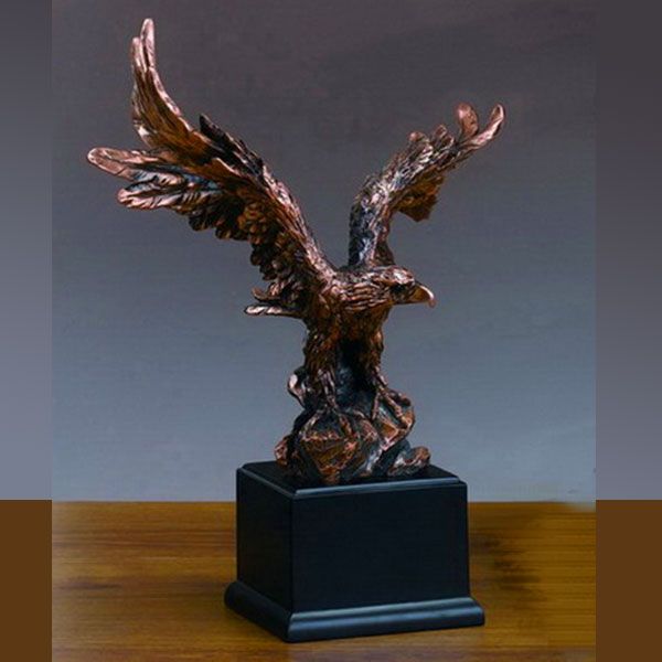 Tesoro Bronze Eagle Trophy with integrated base